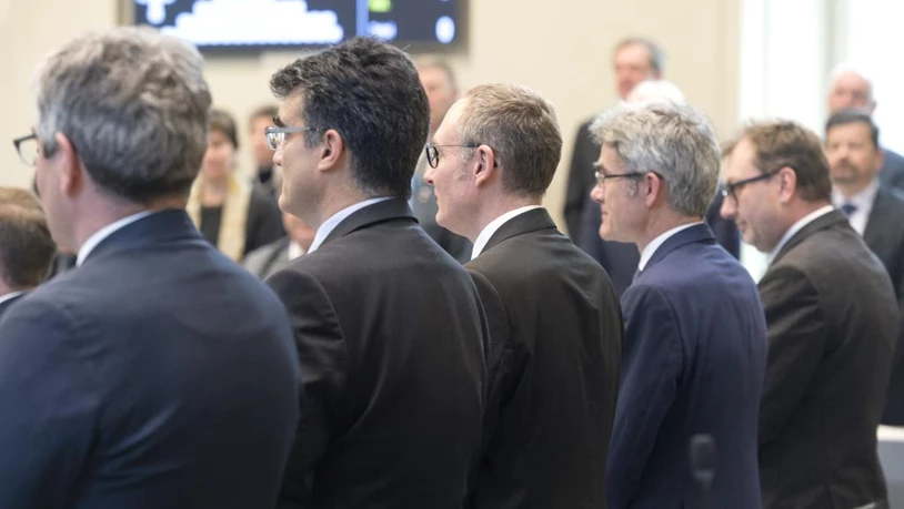 Die Regierungsbank der Februarsession des Grossen Rates von hinten mit den Regierungsräten Jon Domenic Parolini, Marcus Caduff, Christian Rathgeb, Mario Cavigelli und Peter Peyer (von links). 