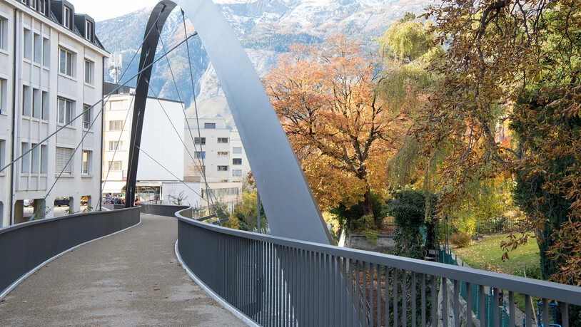Die «Italienische Brücke» führt vom Obertor über die Plessur ins Welschdörfli. 