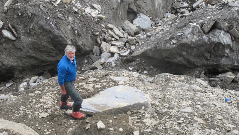 Stein gehabt: Res Lütschg steht neben dem Felsen, der ihn fast getötet hätte.