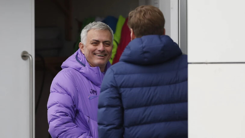 "The Special One" ist zurück: José Mourinho zeigt sich bei seinem Comeback als Trainer in der Premier League äusserst gut gelaunt