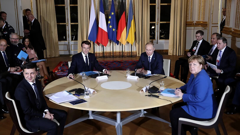 Der französische Präsident Emmanuel Macron hat im Elysée-Palast den ukrainischen Präsidenten Wolodymyr Selenskyj, die deutsche Kanzlerin Angela Merkel und den russischen Präsidenten Wladimir Putin zum Ukraine-Gipfel empfangen.