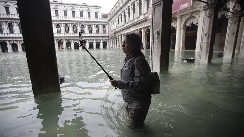 Erneut stehen Teile von Venedig unter Wasser. (Archivbild)
