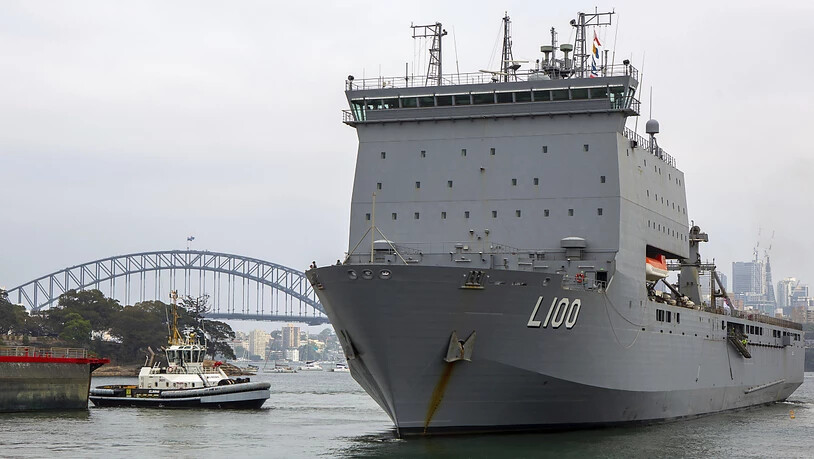 Das australische Militär verlegt Marineschiffe in die Nähe von Brandgebieten an der Ostküste des Landes.