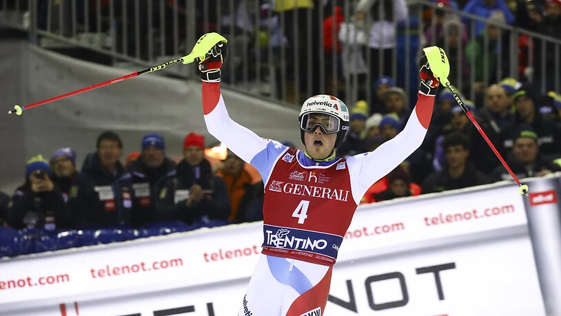 Daniel Yule darf jubeln: Der Schweizer holt sich den Sieg im Slalom von Madonna di Campiglio