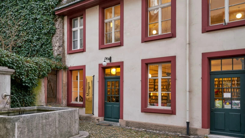 Im Haus "Zum Vorderen Sessel" in der Basler Altstadt hatte einst Paracelsus gewirkt. Heute befindet sich dort das Pharmaziemuseum.