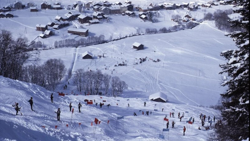 Slalom mit Dorfblick: Der erste stationäre Lift von Elm steht im Märchtli. 