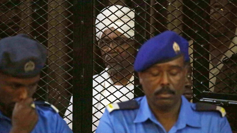 Der sudanesische Diktator Omar al-Baschir hatte das Land fast 30 Jahre lang regiert, bis er im April 2019 gestürzt wurde. Seither sitzt er im Gefängnis. (Archivbild)