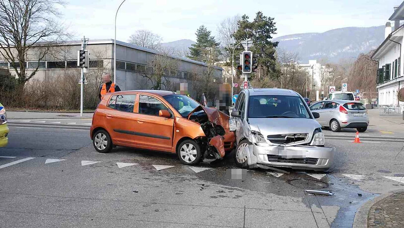 Der tödliche Unfall ereignete sich auf einer Kreuzung in der Baselstrasse in Solothurn. Beide Fahrzeuge mussten abgeschleppt werden.