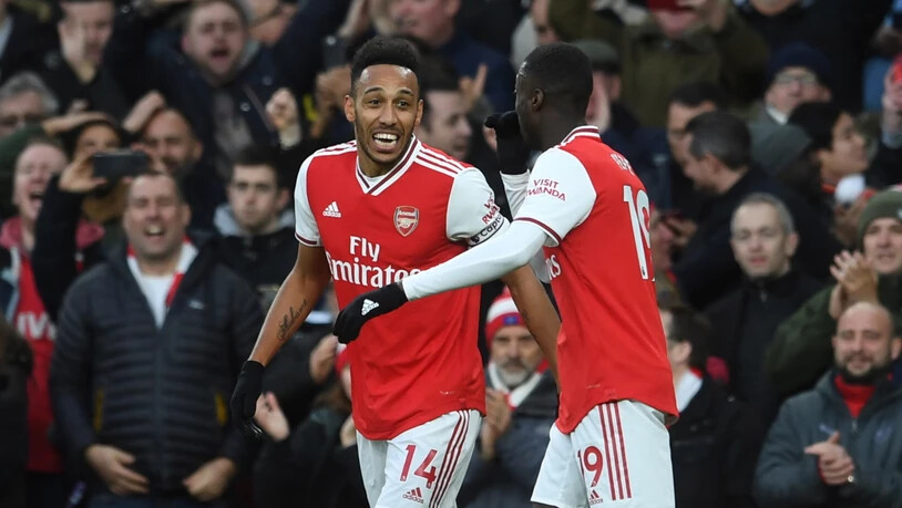 Arsenals Doppeltorschütze Pierre-Emerick Aubameyang jubelt über seinen ersten Treffer gegen Everton