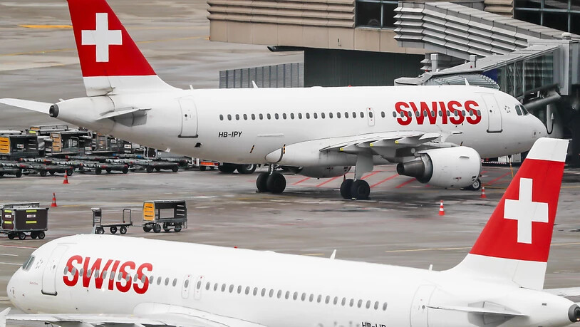 Bei der Swiss wie auch bei Fluggesellschaften weltweit bleiben derzeit viele Flieger am Boden. (Archiv)