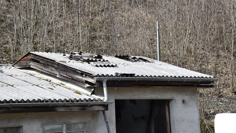 In Poschiavo ist am Samstag ein Kaminbrand in einem Stall entfacht.