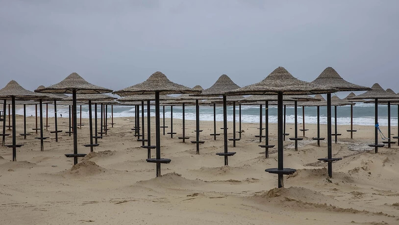 Leere am Strand: Wegen der Tourismus-Flaute in Ägypten springt der IWF dem Land erneut mit Milliardengeldern bei. (Archivbild von der Ortschaft Marsa Matruh)