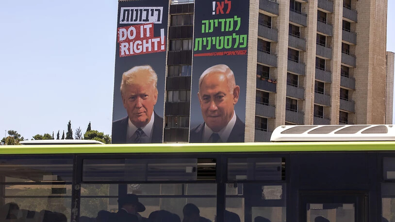 Der israelische Regierungschef Netanjahu will nach einem Medienbericht im Fall von Annexionen im Westjordanland zunächst mit drei Siedlungsblöcken beginnen. Foto: Oded Balilty/AP/dpa