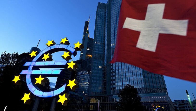 Aktuell leidet der Schweizer Franken unter dem schwachen Euro. Geldpolitik-Experte Yvan Lengwiler zufolge, würde eine gemeinsame Verschuldung der EU den Spielraum der Schweizerischen Nationalbank erhöhen. (Archiv)