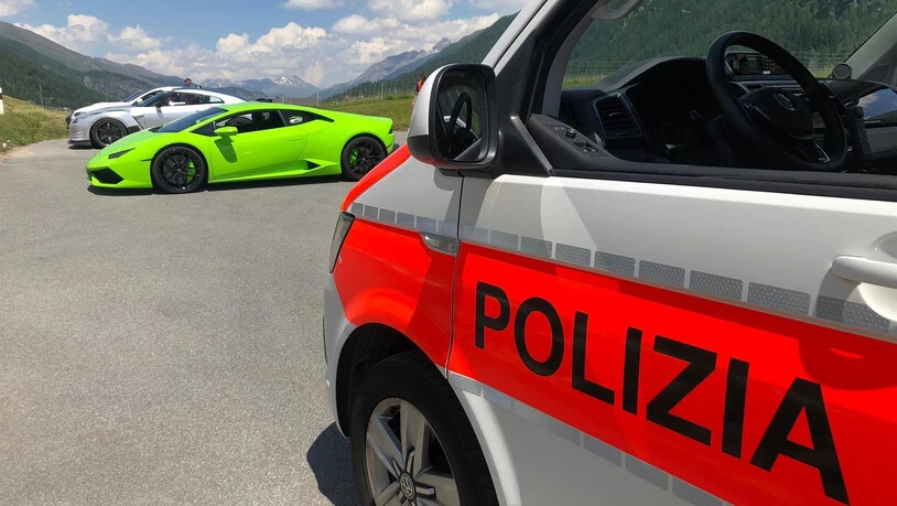 In der Region Oberengadin wurden fünf Autofahrer mit groben Geschwindigkeitsüberschreitungen zur Anzeige gebracht.