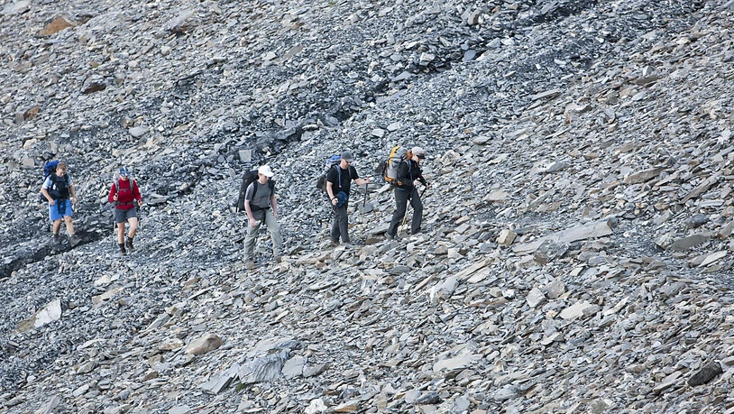 Bergtourengänger unterwegs in schwierigem Gelände: Mangelnde Fitness kann da zu tödlichen Unfällen führen.