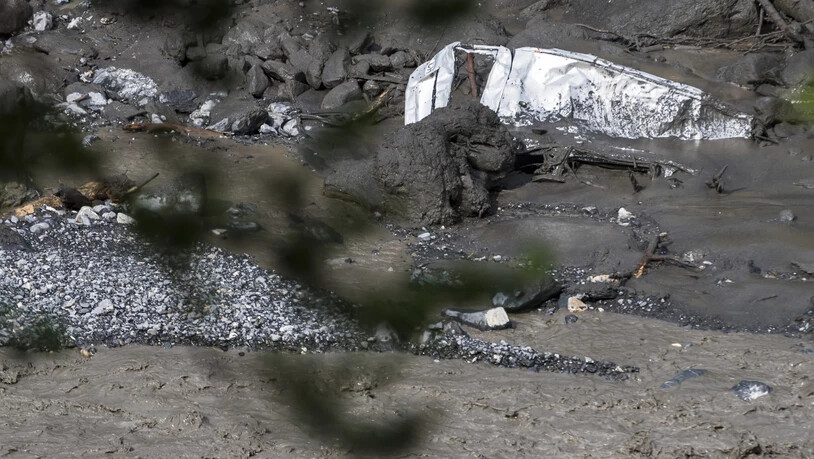 Bei einem Unwetter am 11. August 2019 in Chamoson VS wurde ein Auto mit einem 6-jährigen Mädchen und einem 37-jährigen Mann vom wild gewordenen Fluss Losentse mitgerissen. Am vergangenen Donnerstag wurde die Leiche des Mädchens gefunden. (Archivbild)