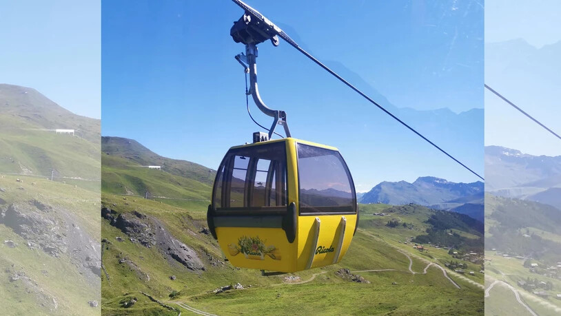 Gelb und ein beliebtes Schweizer Bonbon vorne drauf: Drei der Hörnliexpress-Gondeln sehen derzeit so aus.