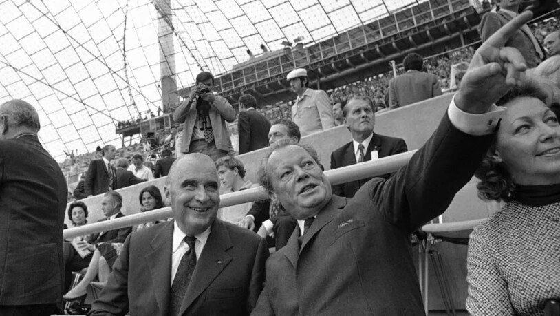Auch die obersten Politiker konnten die Eröffnungsfeier noch geniessen: Der deutsche Bundeskanzler Willy Brandt mit dem französischen Staatspräsidenten Georges Pompidou