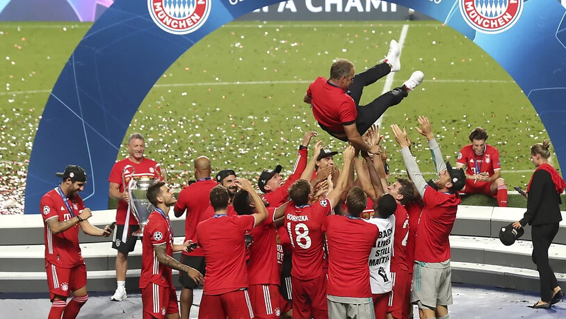 Steigen als Titelverteidiger in die neue Champions-League-Saison: Bayern München und sein Coach Hansi Flick