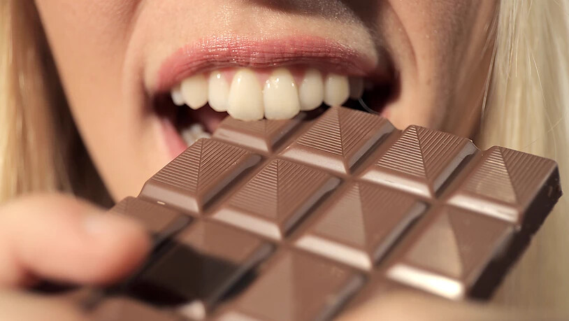 Mit dem Tourismus leiden auch die Schweizer Schokoladehersteller. (Archivbild)
