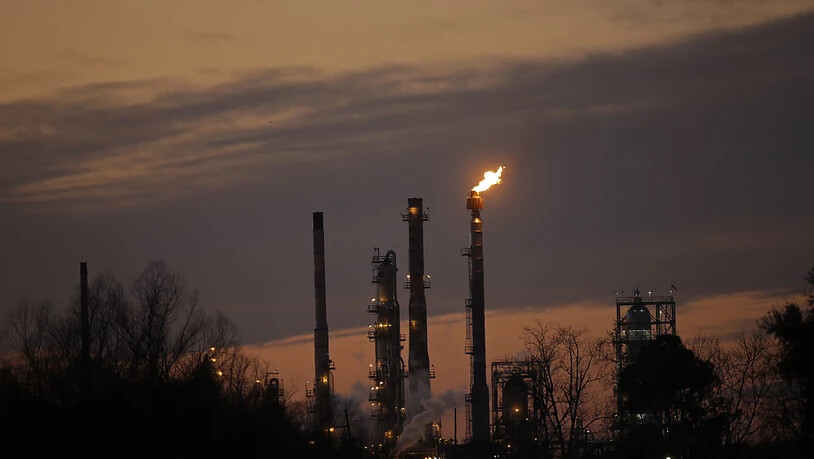 Der Ölmulti Exxon - im Bild eine Raffinerie in Louisiana - leidet unter den Folgen der Coronakrise. (Archivbild)