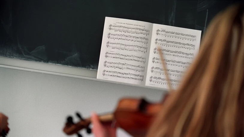 Die Musikschulen im Kanton Zürich rufen den Bundesrat in einem offenen Brief dazu auf, das Singverbot für solche Schulen aufzuheben. (Archivbild)