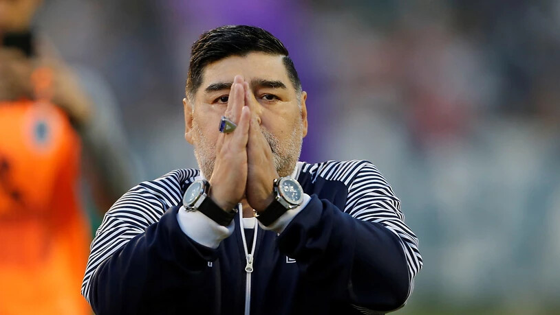 Einige Wochen nach der überstanden Gehirn-OP verstarb Maradona an einem Herzinfarkt