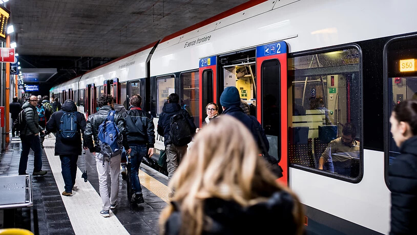 Jeder Schweizerin und jeder Schweizer stieg im letzten Jahr durchschnittlich 74 Mal in einen Zug. (Archivbild)