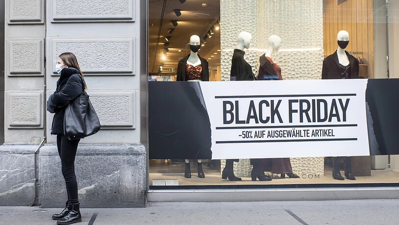 Die Schweizer Konsumenten haben sich an Black Friday und Cyber Monday in Shoppinglaune gezeigt. Vor allem die Onlinehändler haben satte Umsatzzuwächse verbucht.(Symbolbild)