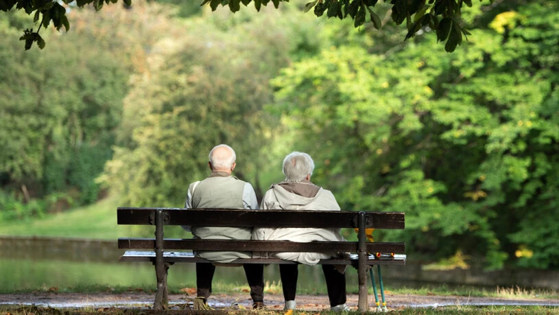 Die Lebenserwartung der Pensionskassen-Versicherten steigt und sie beziehen länger Beiträge. Gleichzeitig werden sie statistisch gesehen seltener invalid. Unter dem Strich sinkt das Vorsorgekapital der Rentner leicht. Corona könnte die Statistik aber…