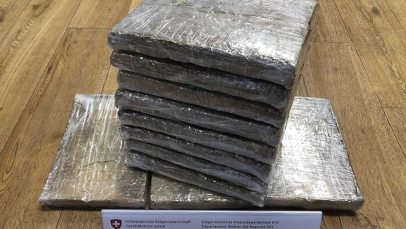 Dies ist der Inhalt von einem der fünf Pakete mit Drogen, die Zöllner am Zürcher Flughafen entdeckt haben.