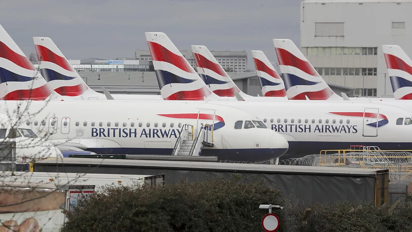 Der Einbruch des Flugverkehrs durch die Corona-Pandemie hat der British-Airways-Mutter IAG im vergangenen Jahr einen Riesenverlust von 6,9 Milliarden Euro eingebrockt. (Archivbild)