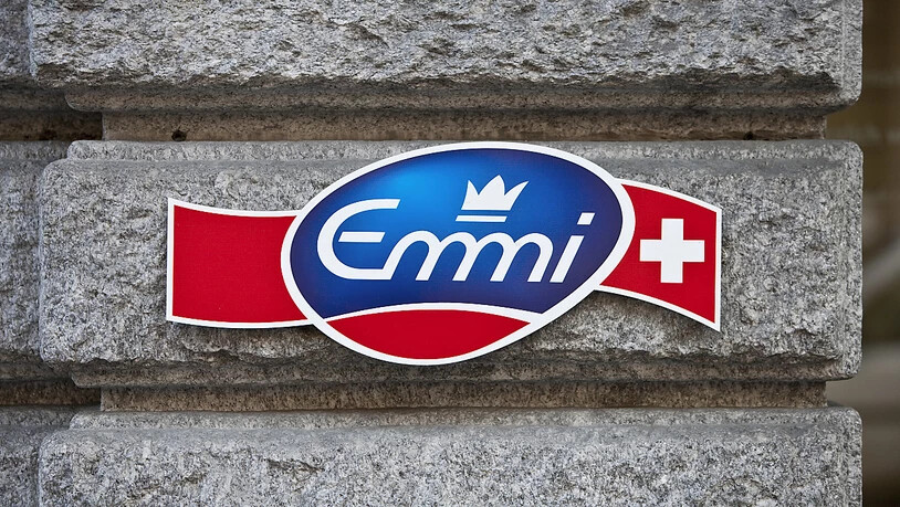 Emmi hat 2020 wegen eines Abschreibers etwas weniger verdient. Operativ legte die Luzerner Milchverarbeiterin allerdings weiter zu und erhöht die Dividende. (Archivbild)