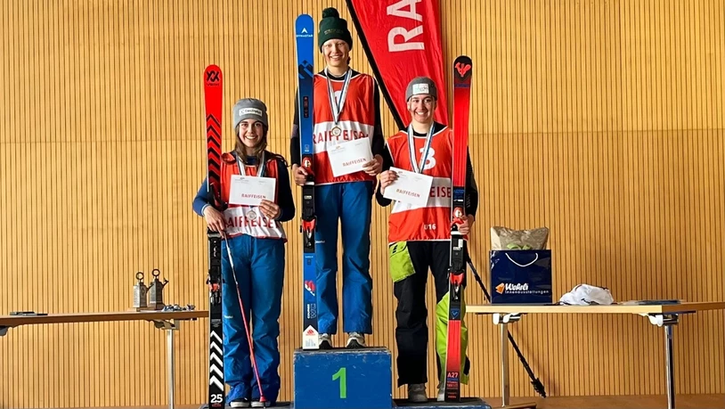 Das Podest in der Kategorie Mädchen U16: Kira Wiederkehr (Mitte) vor Minna Bont (links) und Anja Furger. 