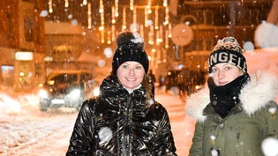 Für Tatjana Adank (links) und Ivana Milojevic ist das Weltwirtschaftsforum wegen dem Schnee anders.