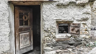 An der Gassa d’la Streccia 116 in Soglio findet sich die Tür zur Casa Elvina.