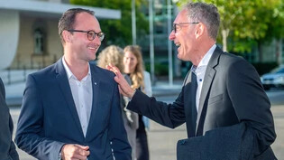 Hätte gut lachen: Reto Crameri wäre mit anderen Listenverbindungen nach Bundesbern entsandt worden. Christian Rathgeb (rechts) hätte dann nichts zu lachen, Crameri wäre nämlich auf Kosten der FDP gewählt worden. 