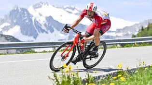 Einer von seinen 63 Renntagen im Jahr 2021: Tom Bohli beim Zeitfahren im Juni an der Tour de Suisse. 