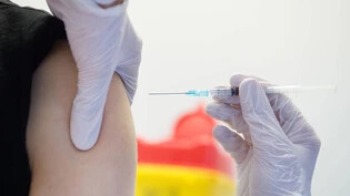 Kleiner Pieks, grosse Wirkung: Die Covid-19-Impfung schützt einen selbst – und die anderen.
Bild: Olivia Aebli-Item 