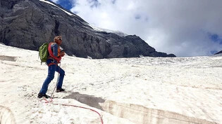Bergführer Hans Rauner: Gefahr droht auf Gletschern nicht nur auf Schneebrücken.