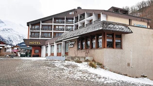 Vergammelt: Das Hotel «Sardona» in Elm wird wohl für immer geschlossen bleiben.