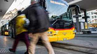 Bald ein häufigeres Bild: Drei Prozent der RhB-Züge sollen ab dem 11. März vorübergehend durch Busse ersetzt werden, 