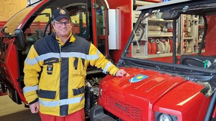 Ist stolz auf die Fahrzeugflotte: Feuerwehrkommandant Alain Tschäppät kann auf seine Einsatzfahrzeuge in (fast) jeder Situation zählen.