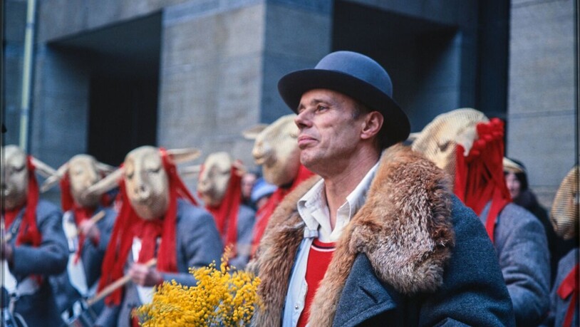 Joseph Beuys am Feuerstätten-Happening mit der Fasnachtsclique Alti Richtig während der Fasnacht 1978.