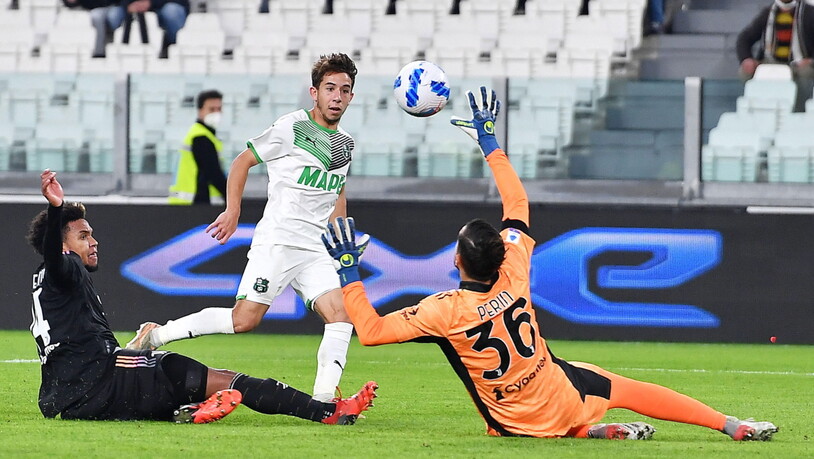 Maxime Lopez (in Weiss) trifft spät zum Sieg von Sassuolo gegen Juventus Turin