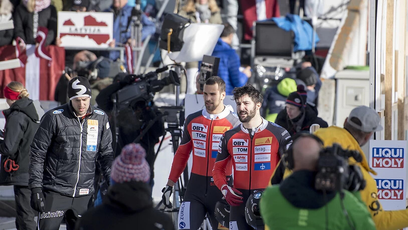 Plötzlich im Rummel des Weltcups: Bob-Pilot Michael Vogt (re.) und sein Anschieber Sandro Michel in St. Moritz