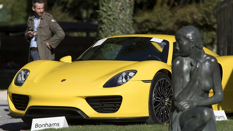 Ein Porsche aus der Sammlung des ältesten Sohnes des Präsidenten des armen zentralafrikanischen Landes Äquitorialguinea. Am Sonntag fand im Waadtland die Versteigerung von 25 Luxuskarossen statt.