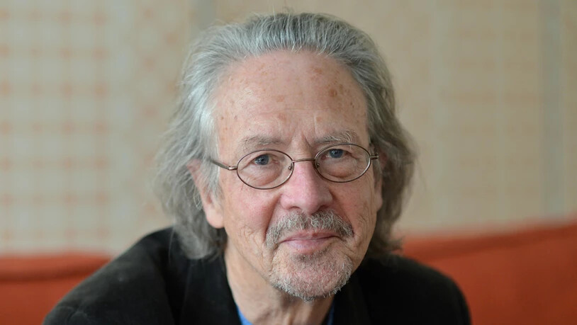Der österreichische Autor Peter Handke erhält den Literaturnobelpreis 2019 für sein "einflussreiches Werk", das mit "sprachlicher Genialität die Peripherie und die Spezifität der menschlichen Erfahrung untersucht", wie die Akademie in Stockholm erklärte…