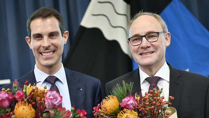 Bürgerliches Aargauer Duo: Thierry Burkart (FDP), links, und Hansjörg Knecht (SVP) strahlen nach ihrer Wahl in den Ständerät.